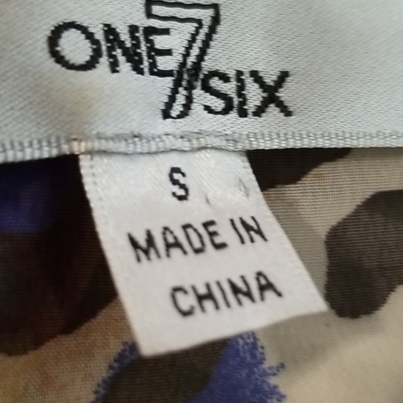 Fringed/Semi Sheer/Multi Colored Top/Animal 8-10 - Picture 4 of 4